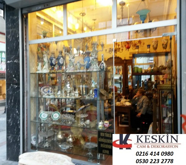 alüminyum doğramalı cam vitrin